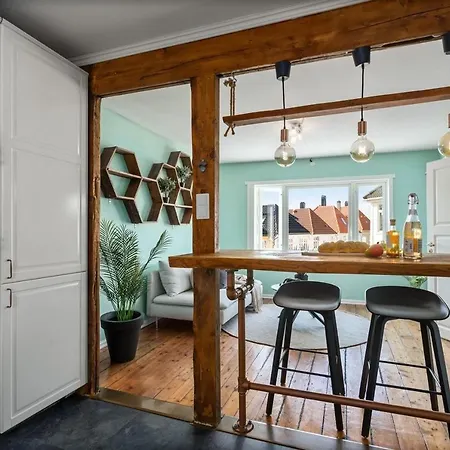 Modern Comfort In Classic In City Center Apartamento Bergen